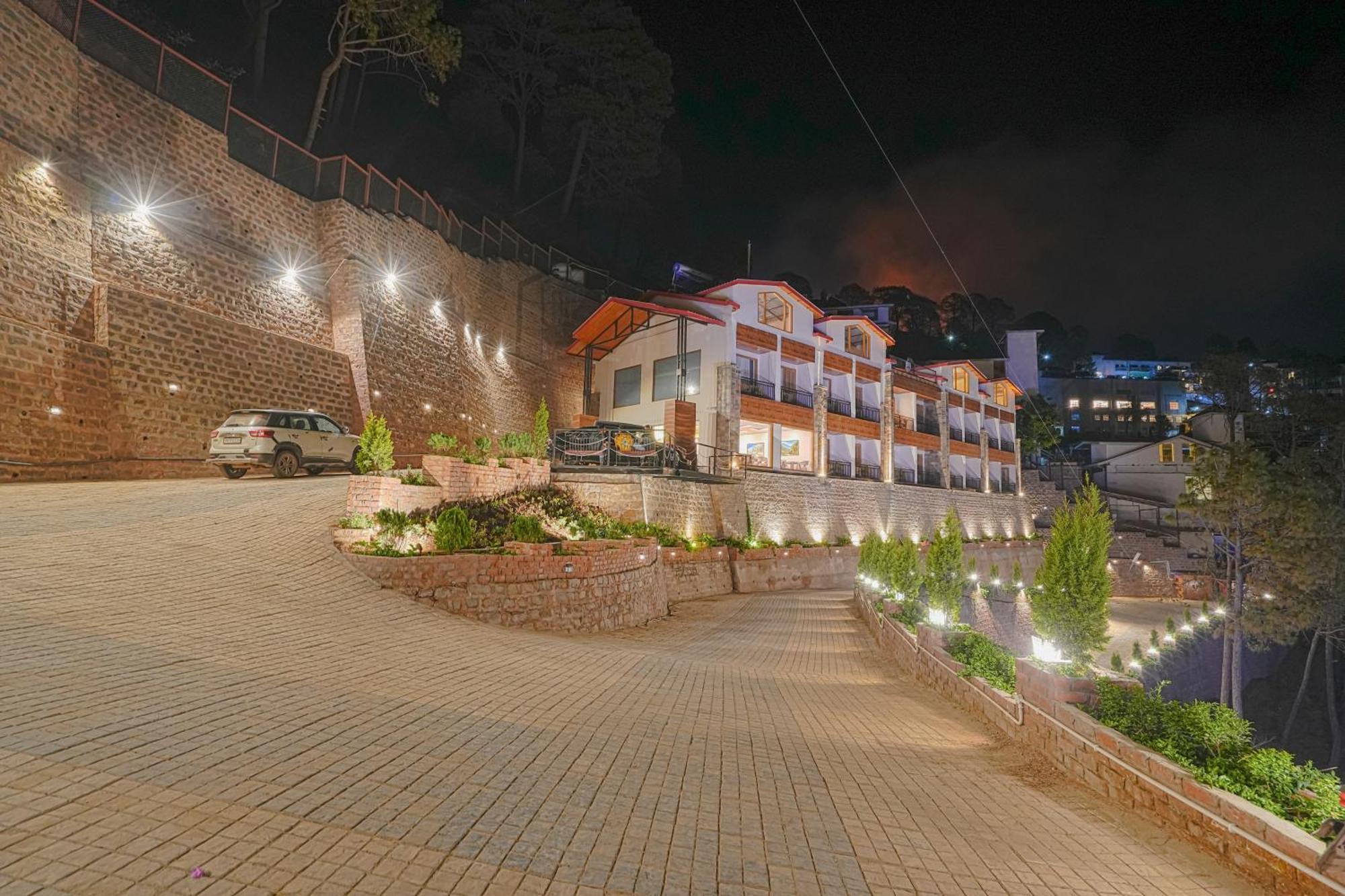 The Sanawar Heights I Kasauli I New Property Bagian luar foto